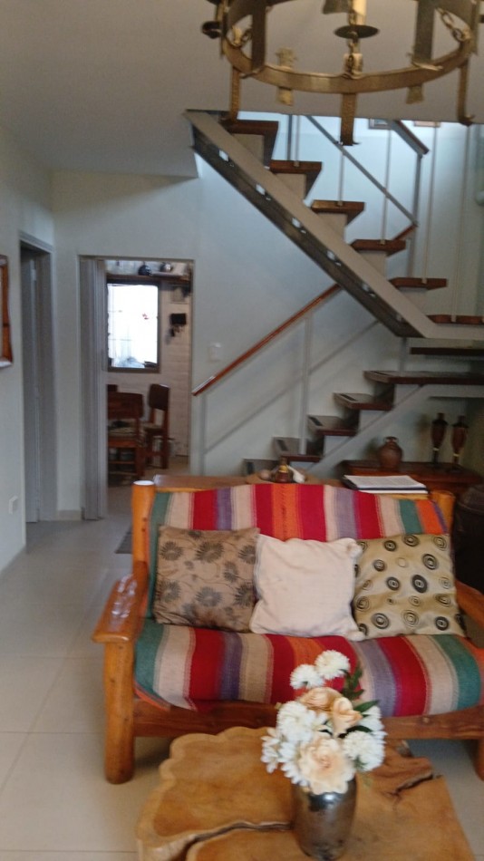 Venta hermosa casa en Bo Maestros ARIZU Godoy Cruz Mendoza