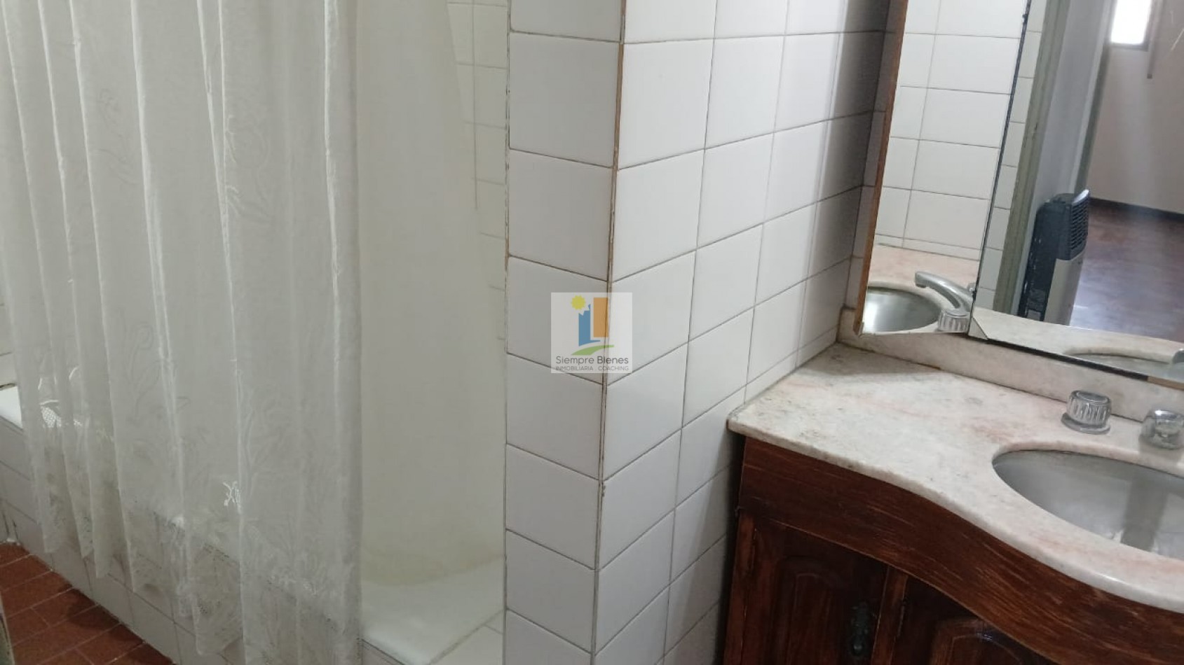 Venta amplio departamento centro Mendoza