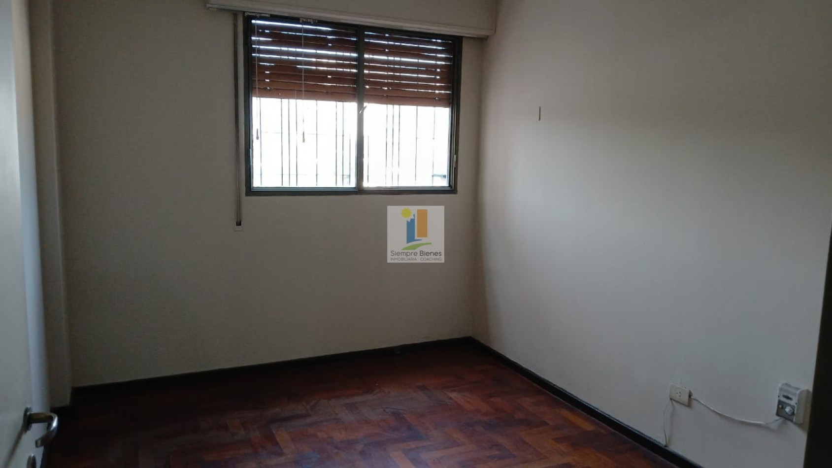 Venta amplio departamento centro Mendoza