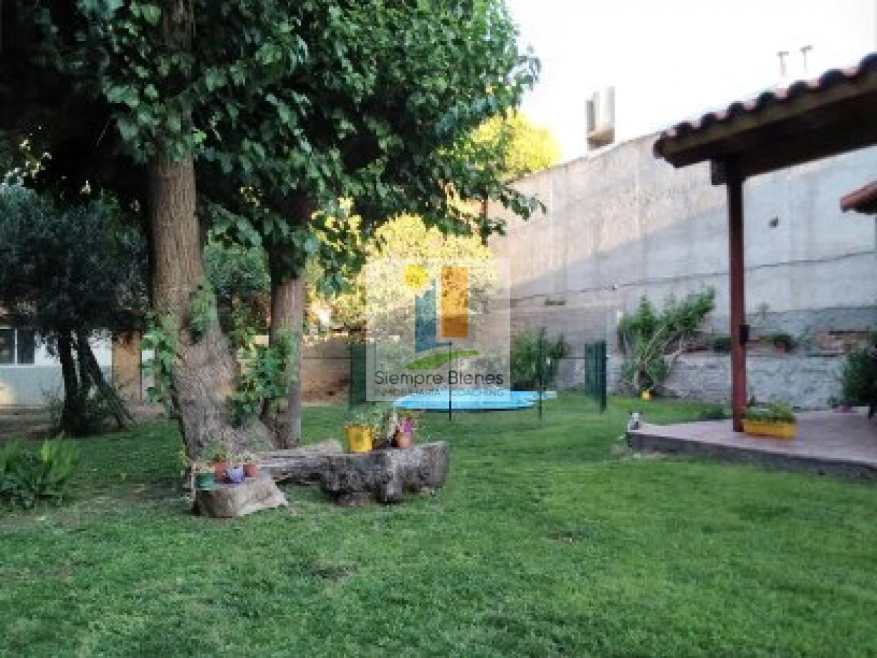 VENTA GRAN TERRENO CON DOS CASA, PLENO GODOY CRUZ MENDOZA 