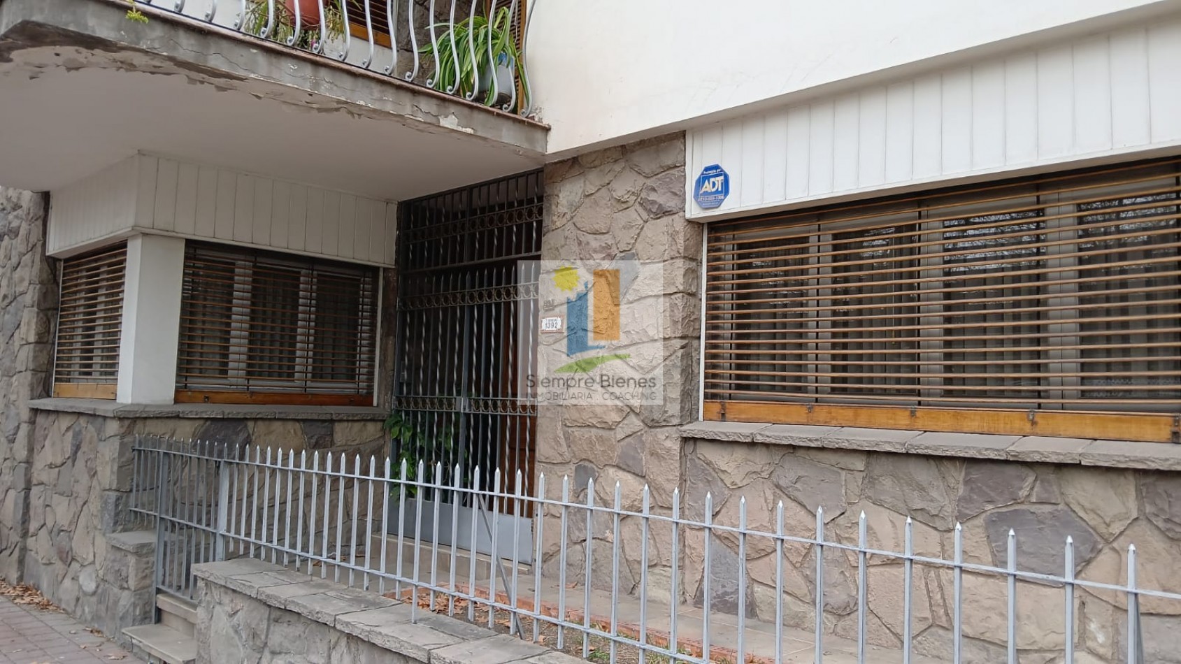 VENTA la mejor casa en plena quinta seccion ciudad Mendoza