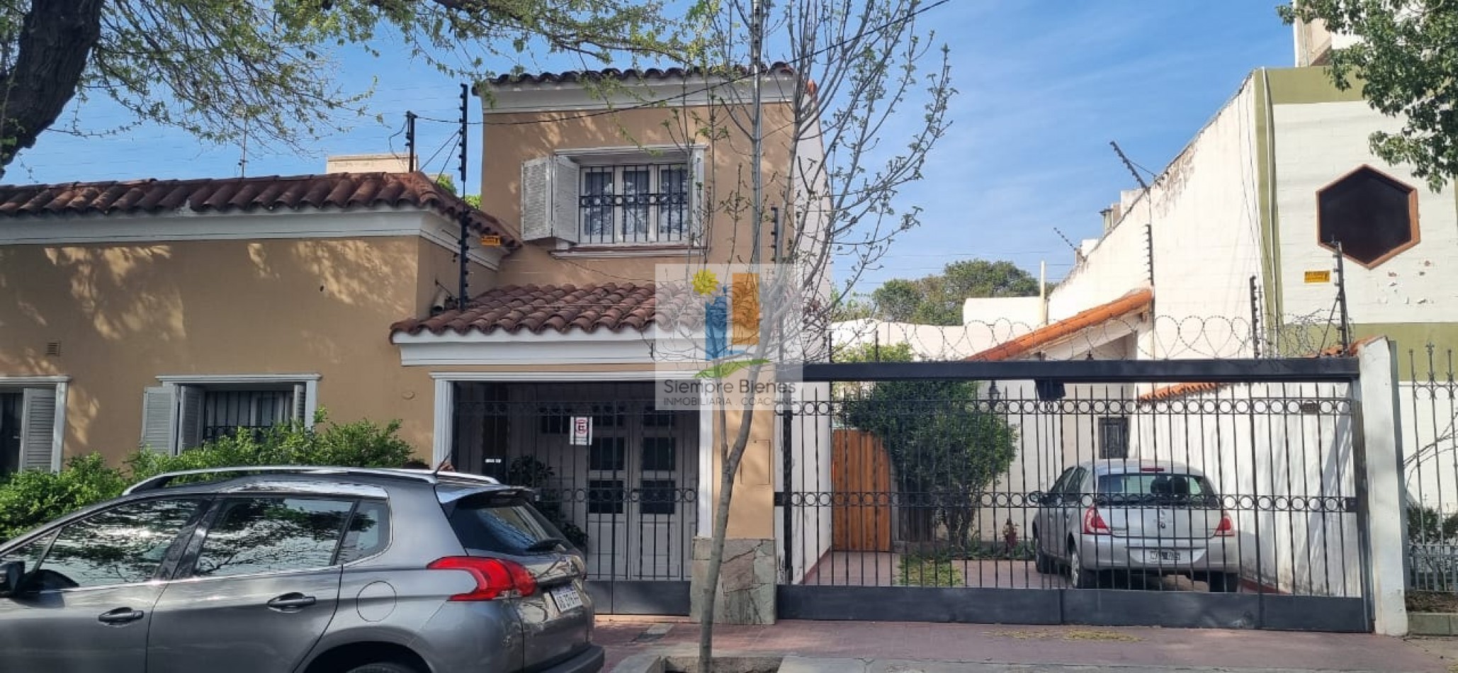 VENTA GRAN TERRENO CON DOS CASA, PLENO GODOY CRUZ MENDOZA 