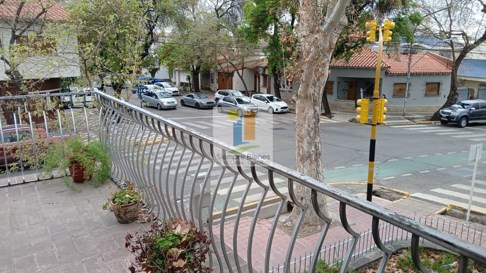 VENTA la mejor casa en plena quinta seccion ciudad Mendoza