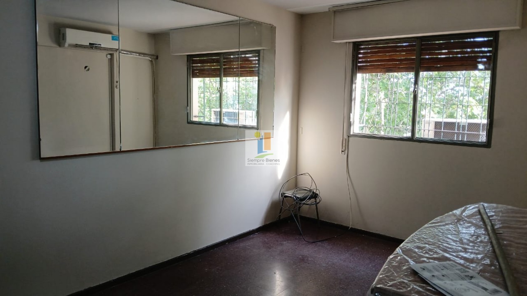 Venta amplio departamento centro Mendoza