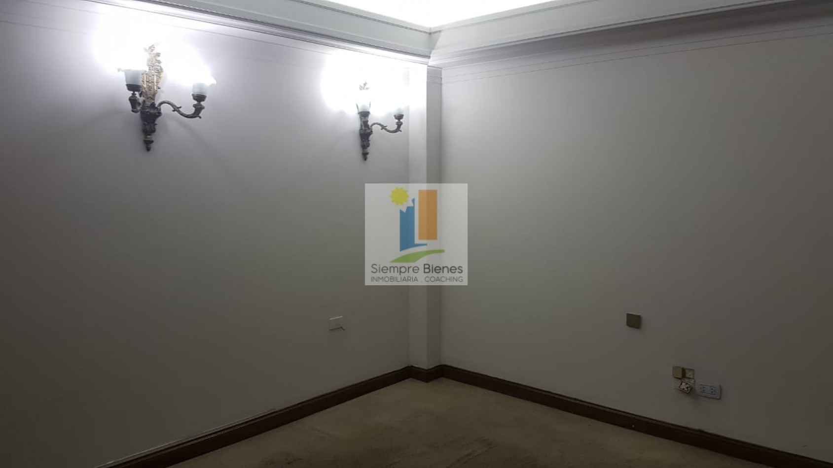 VENTA gran oficina, estudio en Ciudad Mendoza