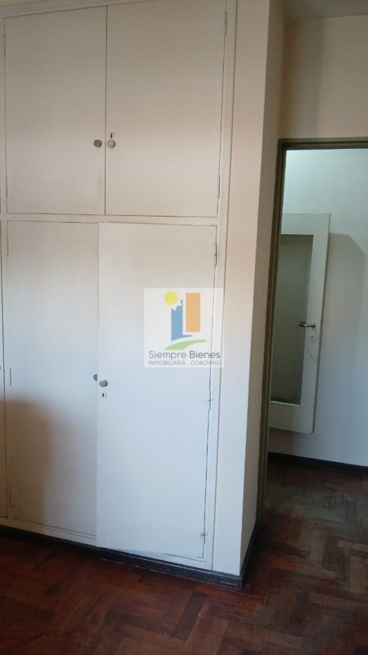 Venta amplio departamento centro Mendoza