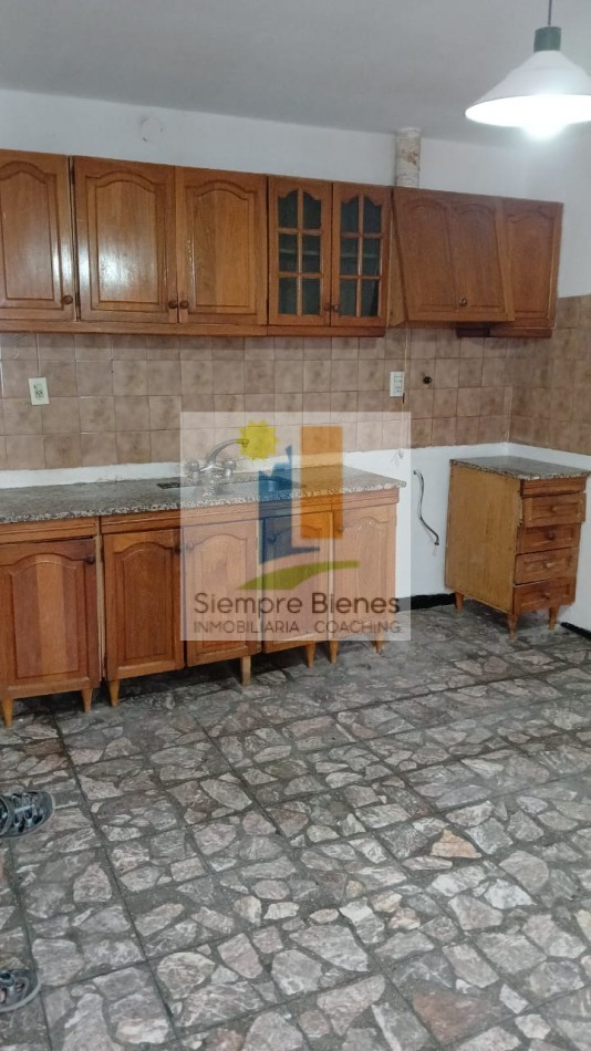 VENTA amplia casa en Godoy Cruz Mendoza