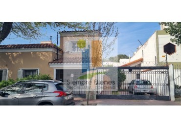 VENTA GRAN TERRENO CON DOS CASA, PLENO GODOY CRUZ MENDOZA 