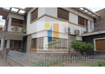 VENTA la mejor casa en plena quinta seccion ciudad Mendoza