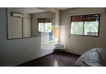 Venta amplio departamento centro Mendoza